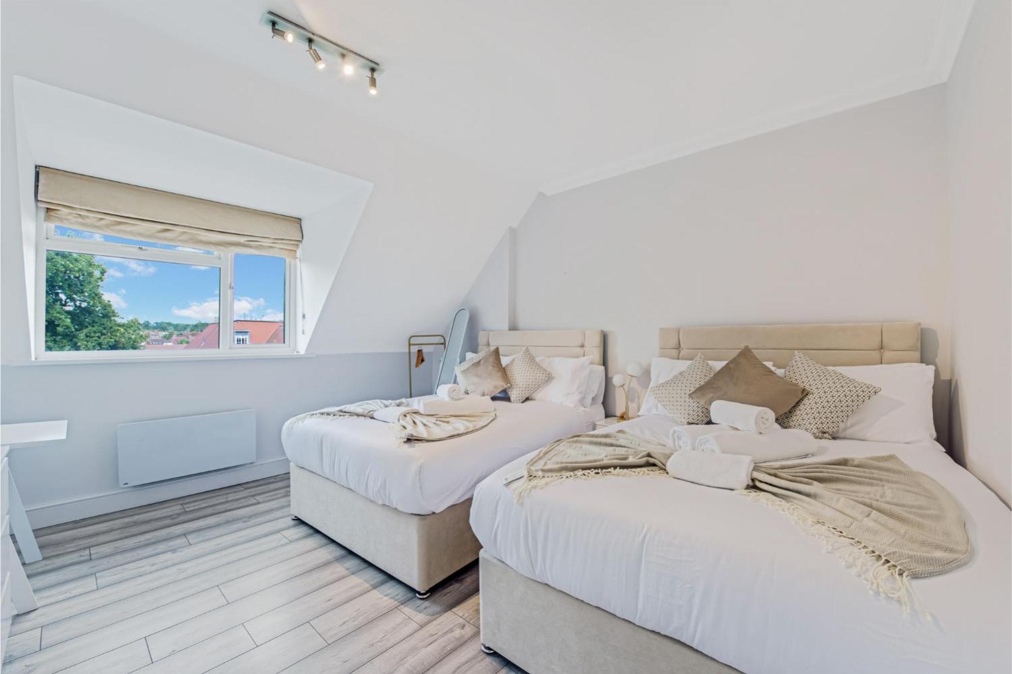 Sweet And Lovely 2Br With Free Parking London Exterior photo