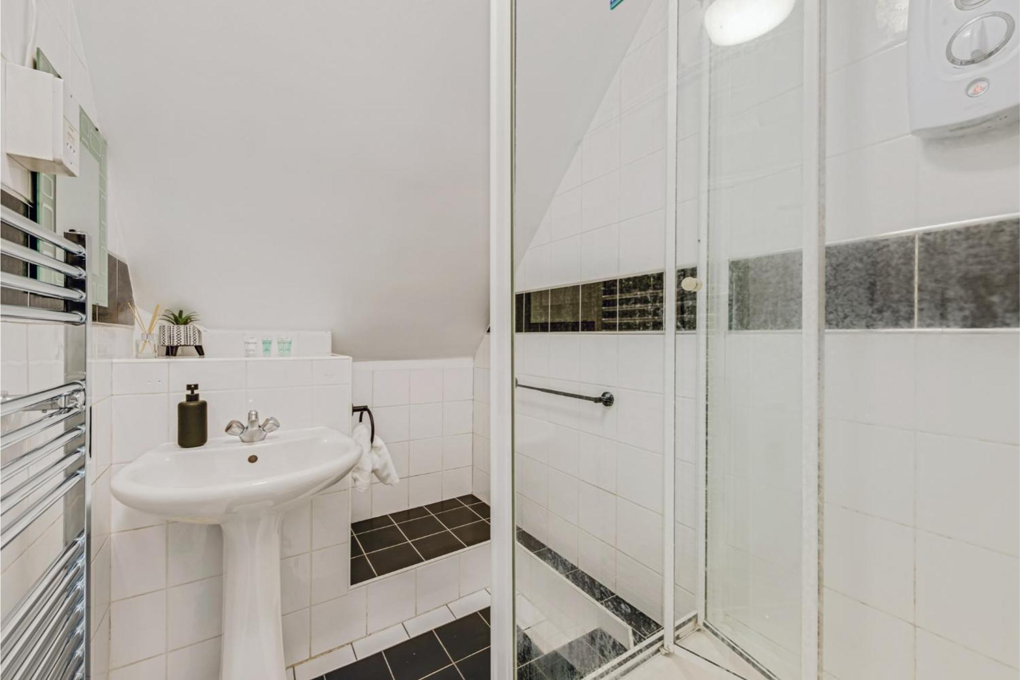 Sweet And Lovely 2Br With Free Parking London Exterior photo